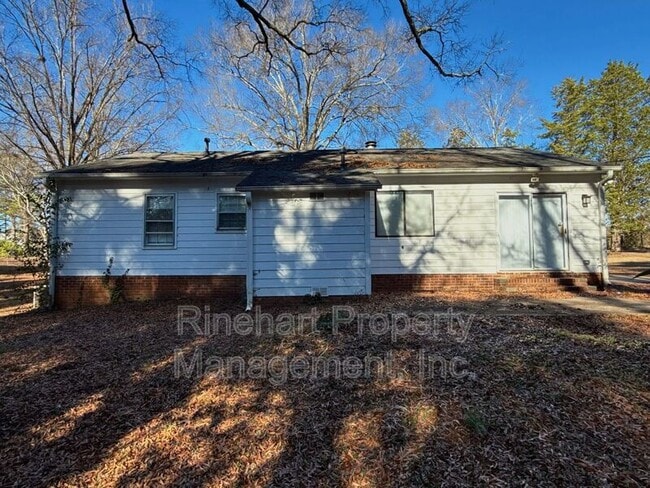 Building Photo - 290 Ratterree Cir