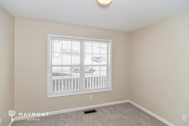 Building Photo - 1018 Granny White Rd