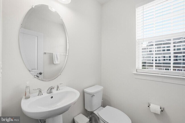 Building Photo - 6073 Camerons Ferry Dr