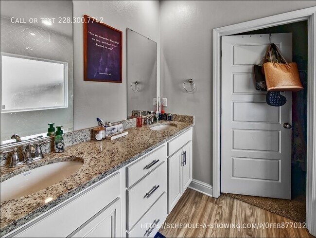 Building Photo - 5065 Fairbury Way