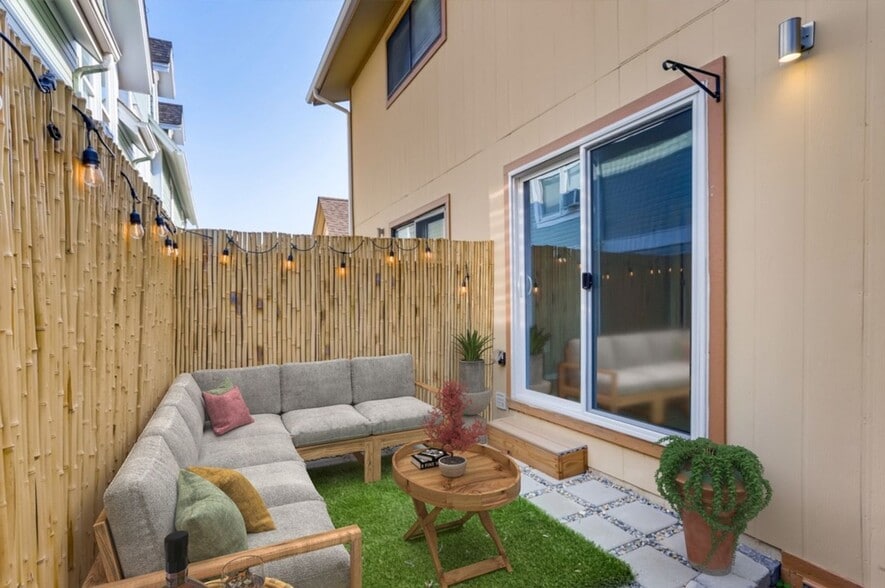 Building Photo - 1327 Pine St