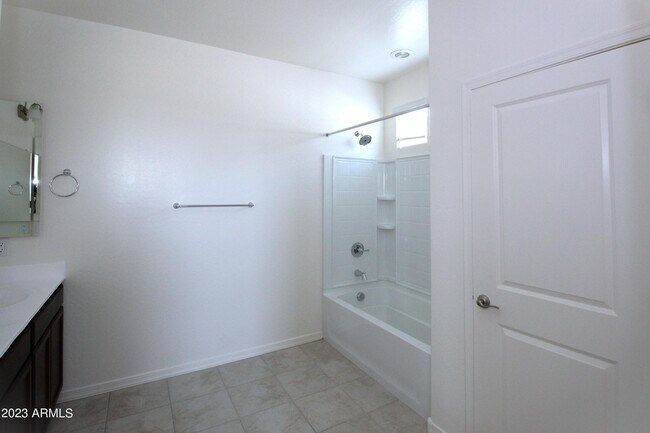 Building Photo - 1126 E Westwood Dr