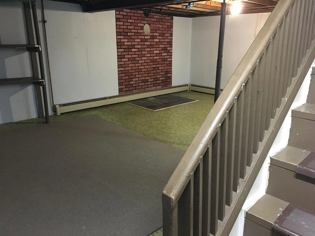 Building Photo - 2621 27th St SW