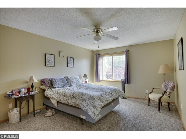 Building Photo - 2270 Ranchview Ln N