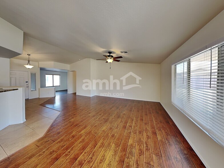Building Photo - 15834 W Mohave St
