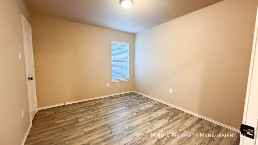 Building Photo - 7403 5th St