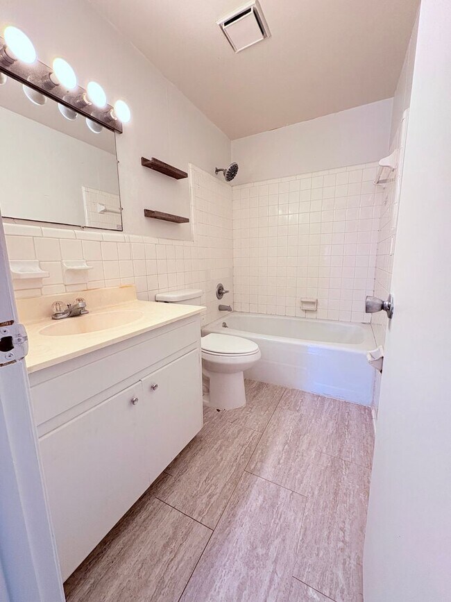 Building Photo - Location, Location, Location!