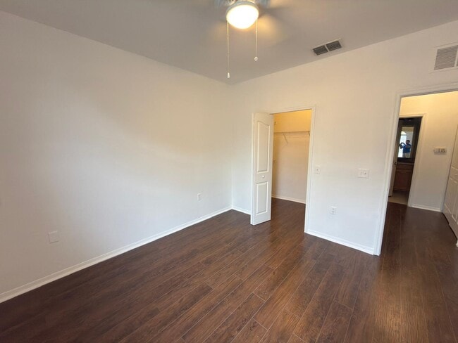 Building Photo - 6123 Metrowest Blvd