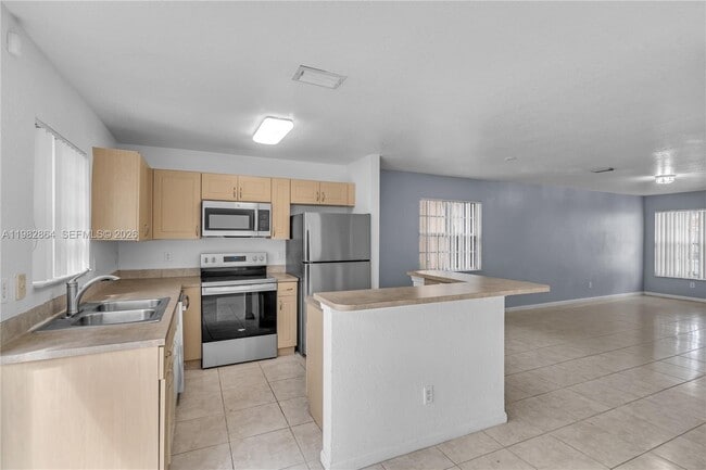 Building Photo - 2400 SW 87th Way