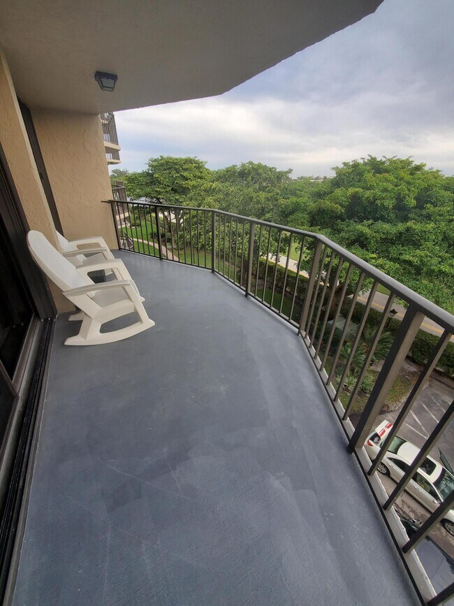 Building Photo - 859 Jeffery St