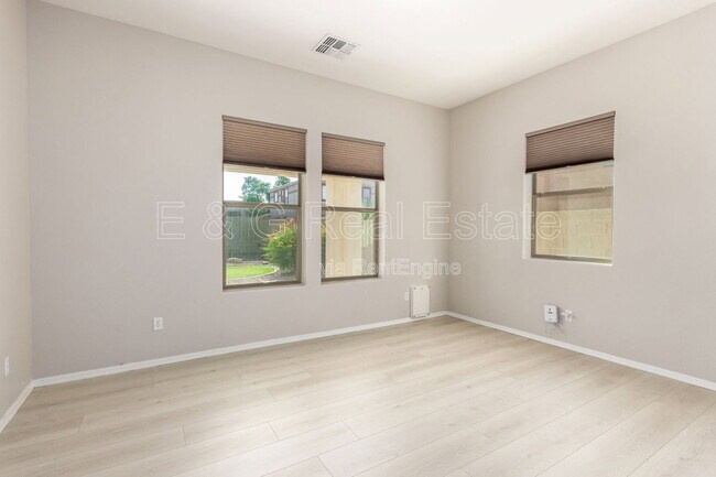 Building Photo - 4296 N 154th Ave