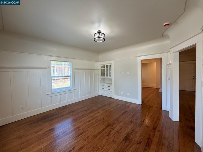 Building Photo - 2303 Sonoma Blvd