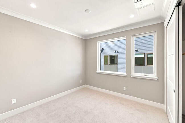 Building Photo - 2 Bed, 2.5 Bath Executive Home in Newly Constructed Community!