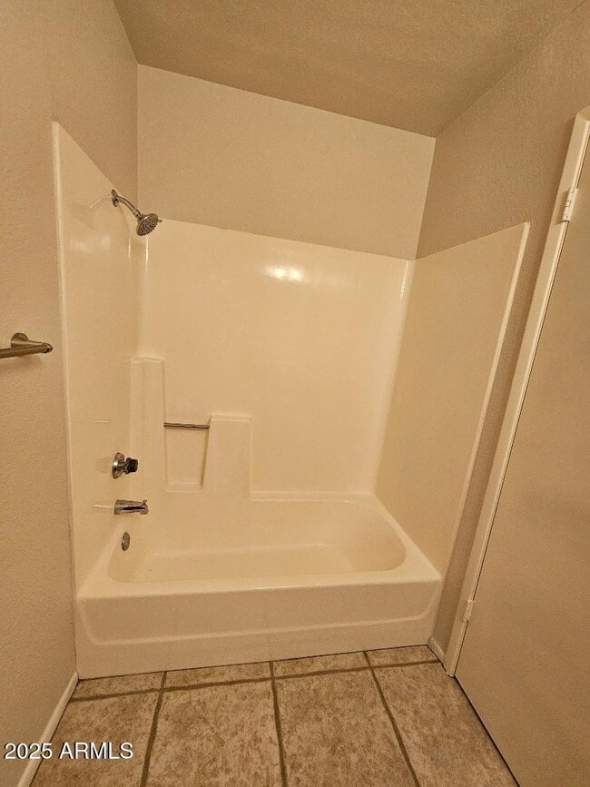 Building Photo - 312 W Yukon Dr