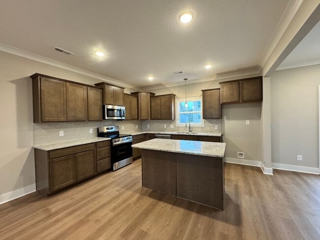 Building Photo - 2824 Farmhouse Dr