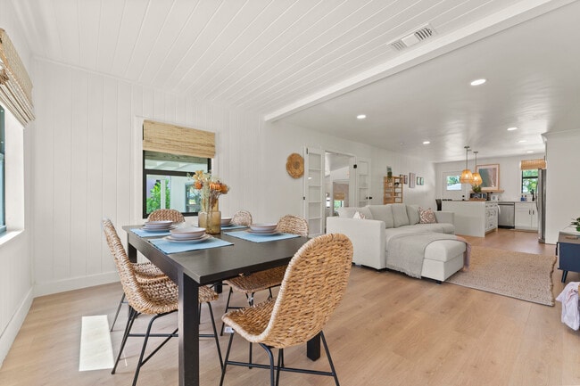 Building Photo - 721 Dobbins St