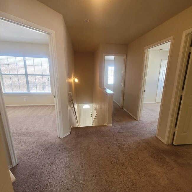 Building Photo - Perfectly Located near Medical Center