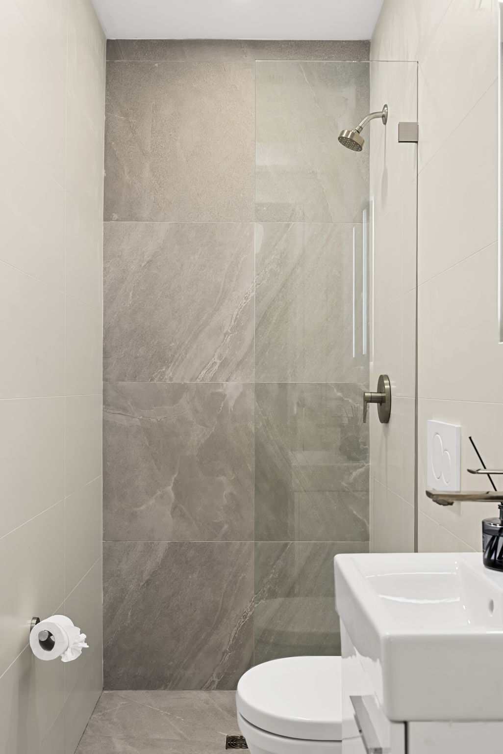 Building Photo - 1566 Beacon St