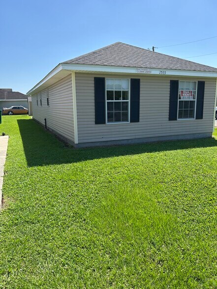 Building Photo - 2533 Huey P Long Ave