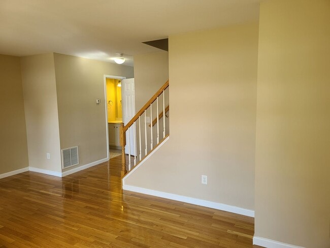 Building Photo - 3 Bedroom Townhome for Rent in Waynesboro