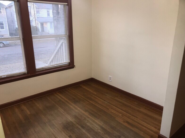 Sun Room - 221 State St