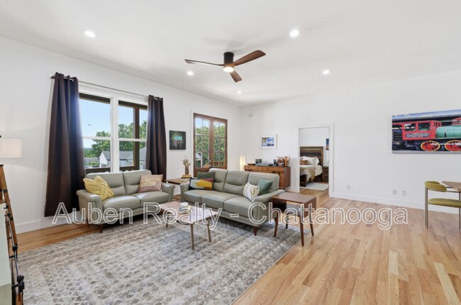 Building Photo - 3556 Cottonwood Ln