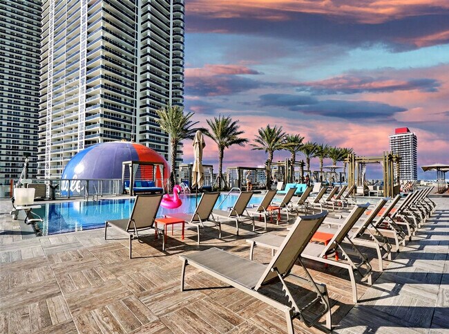Building Photo - 4111 S Ocean Dr