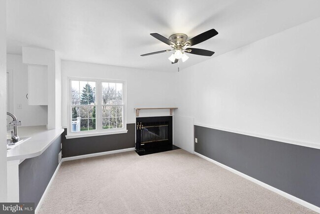 Building Photo - 219 Liberty Dr