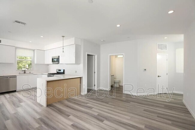Building Photo - 1406 Eagle Vista Dr