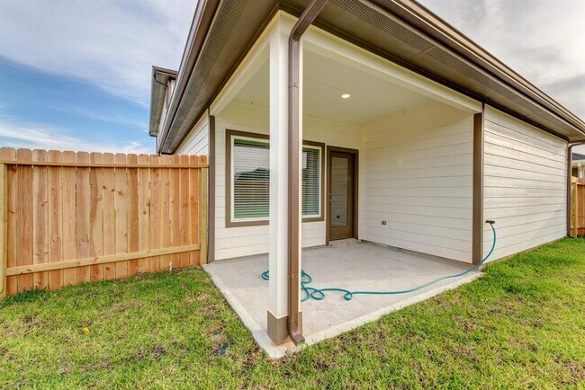 Building Photo - 31702 Whittis Hl Wy