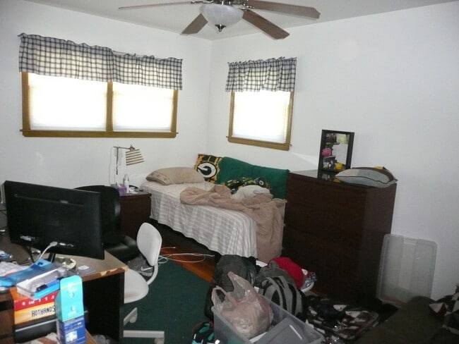 Building Photo - 2909 S 76th St