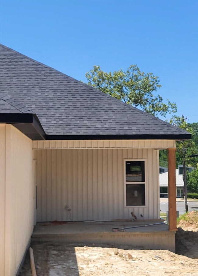 Building Photo - 1801 Aldersgate Rd