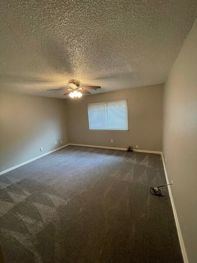 Building Photo - 5003 Spring Forest Dr
