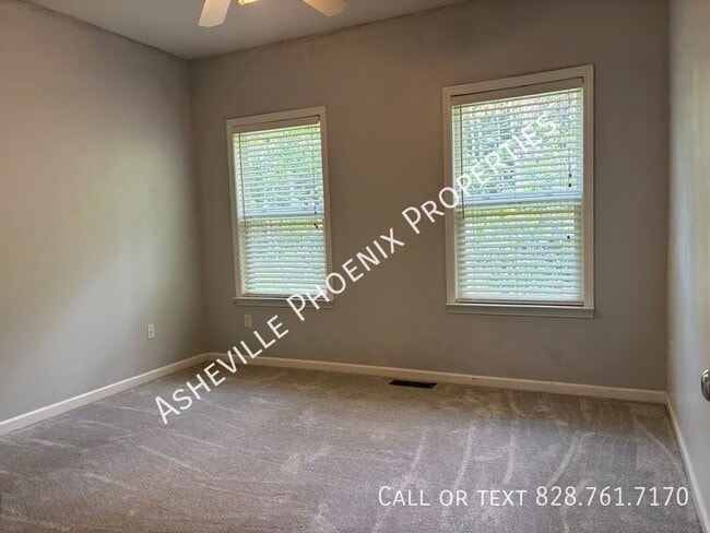 Building Photo - 52 Woodcreek Cir
