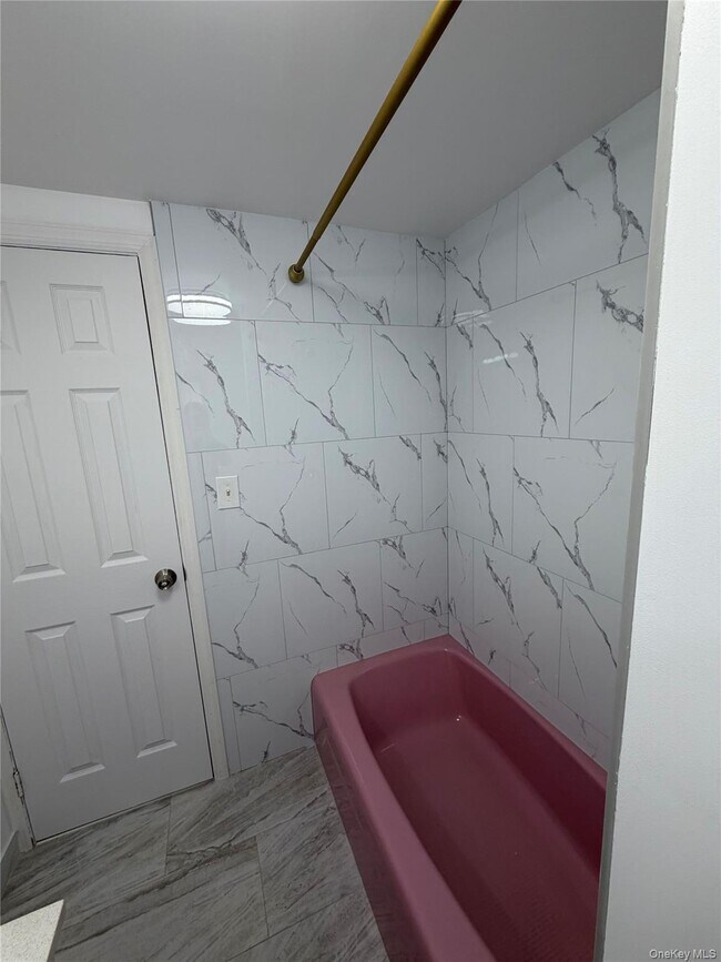 Building Photo - 95-05 165th Ave