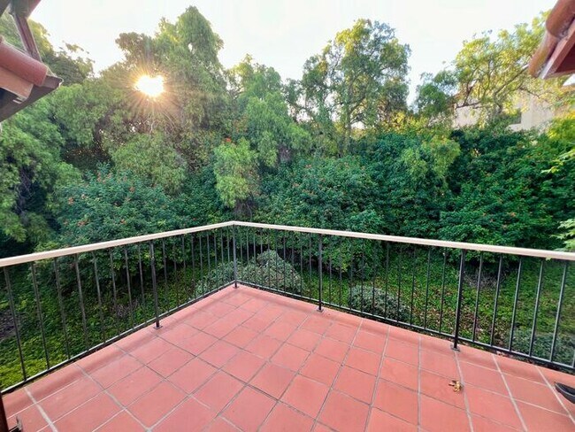Building Photo - Beautiful 3-Bedroom Condo in Villas at Cal...