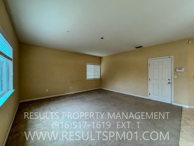 Building Photo - Beautifully Upgraded 3 Bedroom