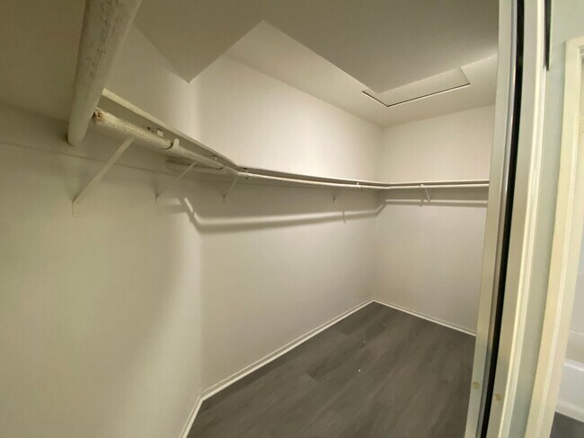 Building Photo - West Lancaster4 bedroom + bonus room