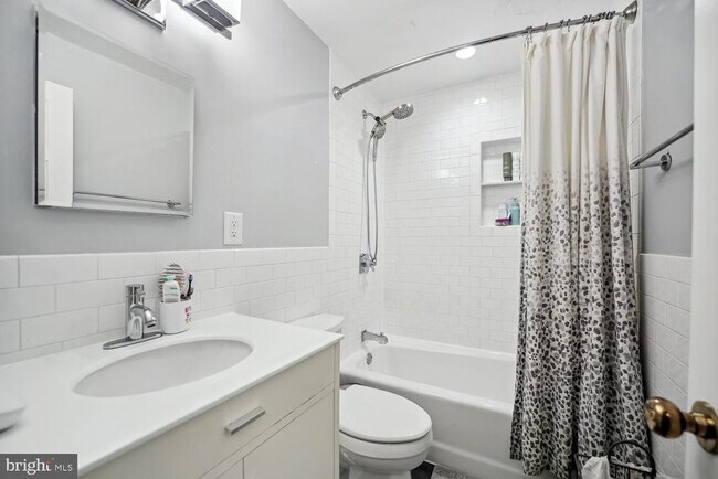 Building Photo - 1325 13th St NW
