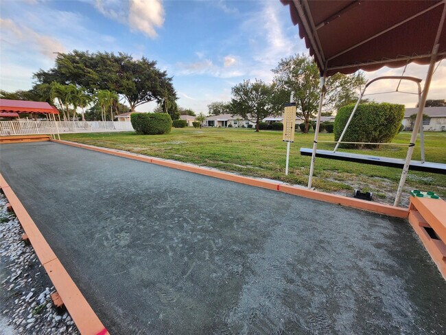 Building Photo - 8777 Warwick Dr