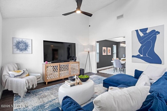 Building Photo - 14352 Crystal Cove Dr S