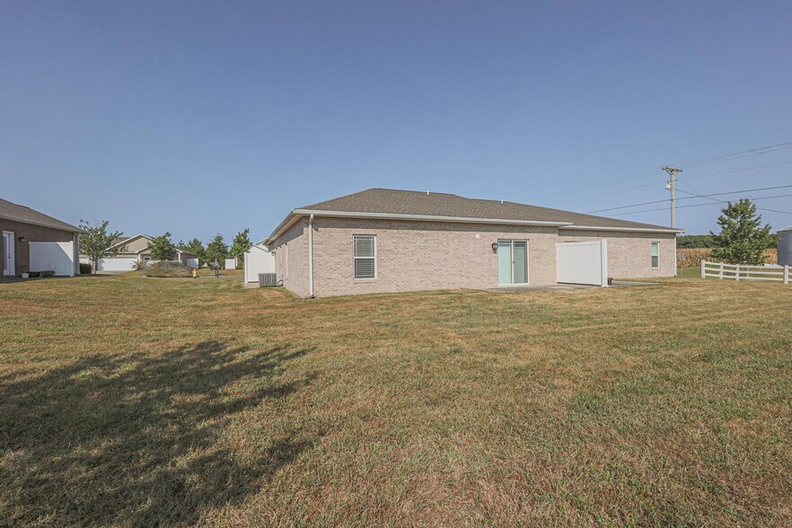 Building Photo - 4463 Downey St