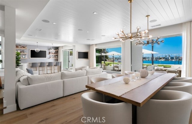 Building Photo - 2401 Bayshore Dr