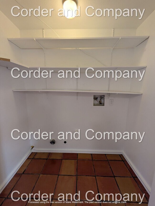 Building Photo - Spacious and naturally lit 4 Bathroom, 2 Bathroom, 2 Car Garage Home at 1,933 Sq Ft.