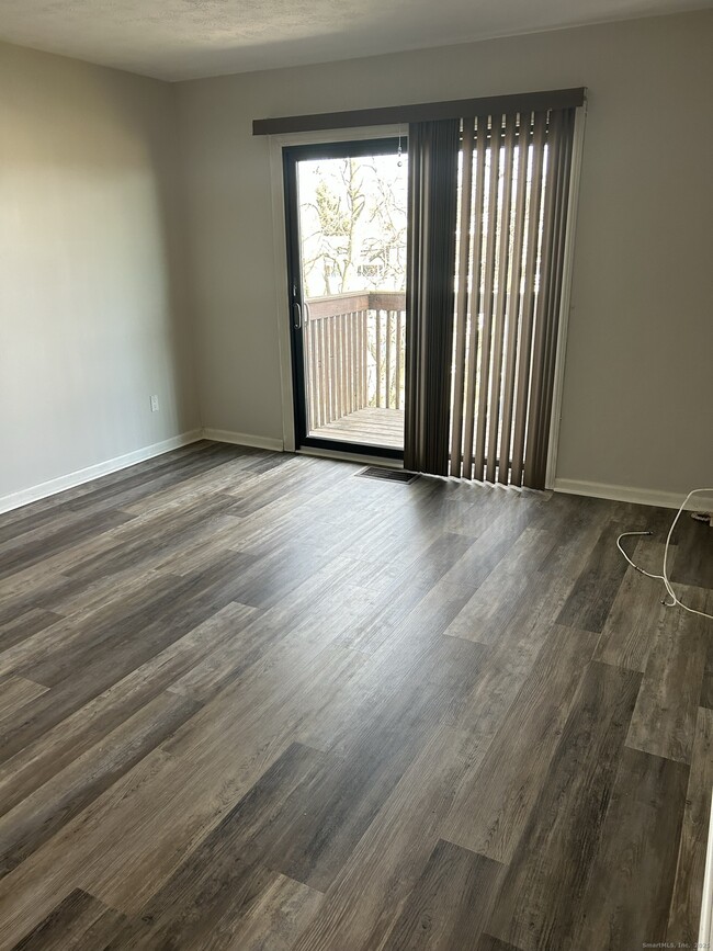 Building Photo - 159 Kings Hwy