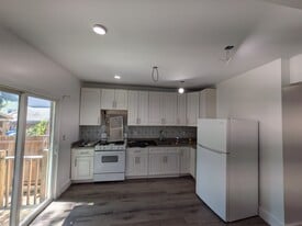 Building Photo - 28 E 47th St