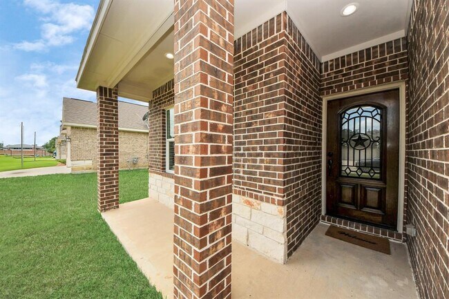 Building Photo - 314 Carlos Leal Dr