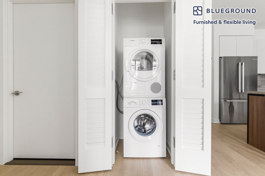 Building Photo - 160 Front St