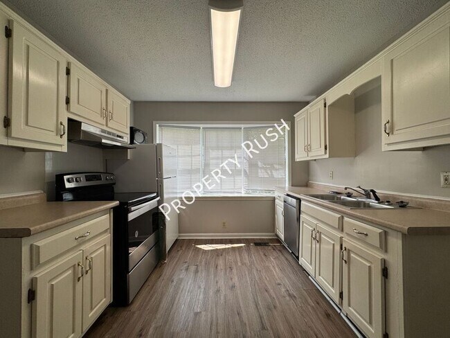 Building Photo - 91 Circle Dr