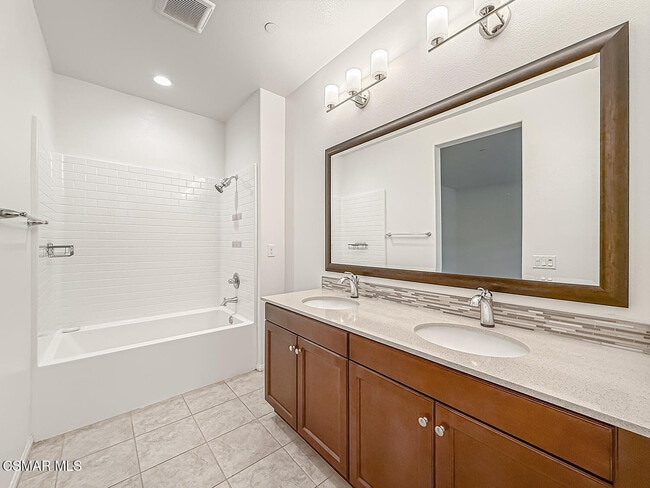 Building Photo - 389 Castiano St